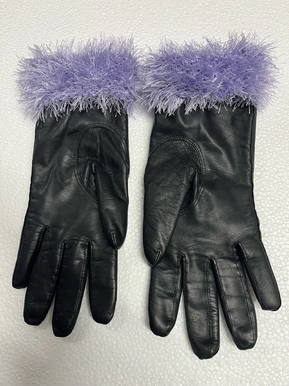 Etienne Aigner leather gloves